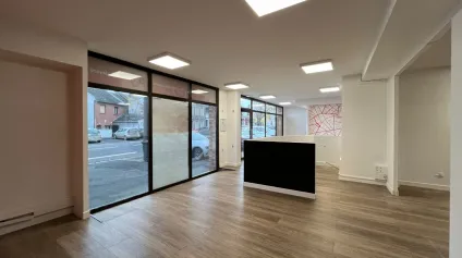 À LOUER - LOCAL COMMERCIAL DE 240M2 - ST-QUENTIN - Offre immobilière - Arthur Loyd