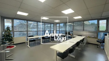 Bureaux à louer - 141 M2 - 1er étage en Ville ActiveParking sur site - Offre immobilière - Arthur Loyd