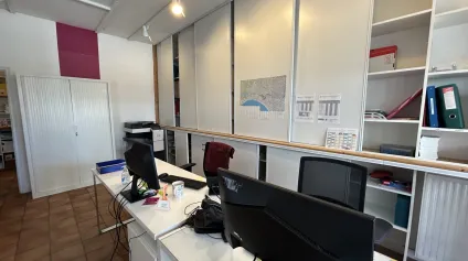 A LOUER - LOCAL COMMERCIAL - BUREAUX - 75 M2 - LA BAULE - Offre immobilière - Arthur Loyd