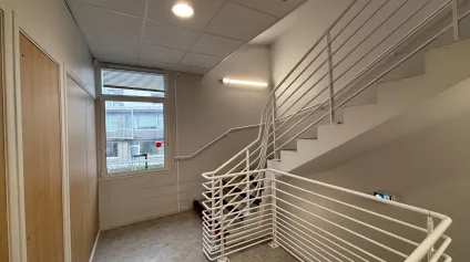 BUREAUX À LOUER -300 M ²-PROCHE DE L'AÉROPORT - Offre immobilière - Arthur Loyd