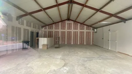 A LOUER - BUREAUX DE 113 M² - ZA DE KERFONTAINE PLUNERET - Offre immobilière - Arthur Loyd