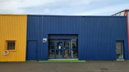 À LOUER  LOCAL D'ACTIVITÉ  ZONE MENDÈS FRANCE - Offre immobilière - Arthur Loyd