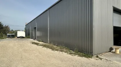 Entrepôt à LOUER sur le Pole d'activités d'AIX EN PROVENCE - Offre immobilière - Arthur Loyd