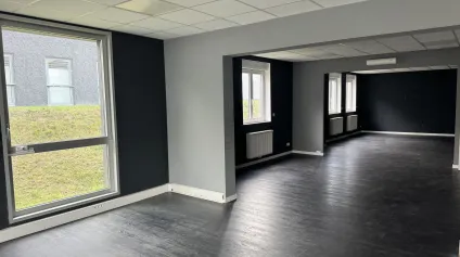 À louer / à vendre - Cellule mixte entrepôt / bureaux - 553 m² - Zone de la Pilaterie - au sein d'un Parc récent et sécurisé - Offre immobilière - Arthur Loyd