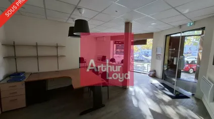 RIOM CENTRE LOCAL COMMERCIAL A LOUER 113 m² - Offre immobilière - Arthur Loyd
