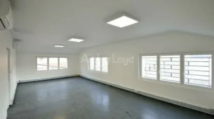 LOCAL D'ACTIVITE - ENTREPOT à LOUER de 288 m² - Offre immobilière - Arthur Loyd