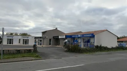 LOCAL COMMERCIAL  ROUTE DE LA ROCHELLE / NIORT - Offre immobilière - Arthur Loyd
