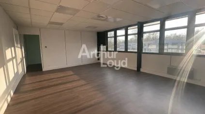 À LOUER  BUREAUX LUMINEUX À TECHNOLAC - Offre immobilière - Arthur Loyd
