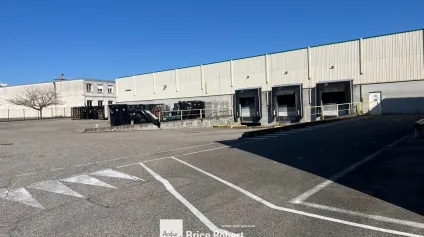 à louer - Locaux d'activités de plus de 25&nbsp;000 m² - Saint-Priest - Offre immobilière - Arthur Loyd