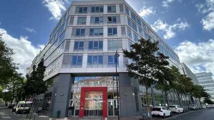 Bureaux très lumineux à louer - Quartier dynamique de Rueil-Malmaison - Accès privilégié aux transports - Offre immobilière - Arthur Loyd