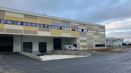 Locaux d'activité à louer à PLAISIR 78370 - Offre immobilière - Arthur Loyd