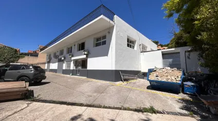 Bâtiment indépendant à vendre - Activités et bureaux - 13015 Marseille - Offre immobilière - Arthur Loyd