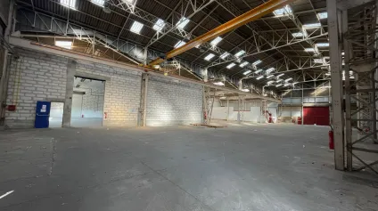 A VENDRE - LOCAUX D'ACTIVITÉ - 4511 M2 - HIRSON. - Offre immobilière - Arthur Loyd