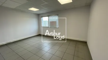 Location bureaux 57 m² à Nîmes KM Delta proximité autoroute - Offre immobilière - Arthur Loyd