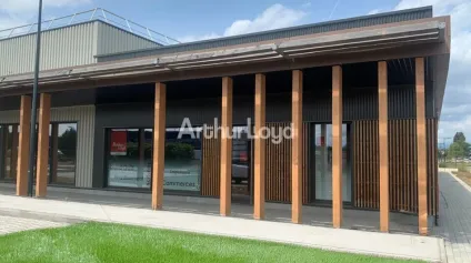LOCAL D'ACTIVITE - ENTREPOT à VENDRE de 9825 m² - Offre immobilière - Arthur Loyd