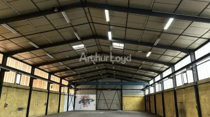 LOCAL D'ACTIVITE - ENTREPOT à LOUER de 848 m² - Offre immobilière - Arthur Loyd