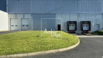 Belles cellules d' activité à louer - COMBS LA VILLE - Offre immobilière - Arthur Loyd