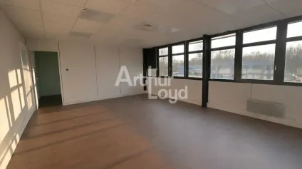 À LOUER  BUREAUX LUMINEUX À TECHNOLAC - Offre immobilière - Arthur Loyd
