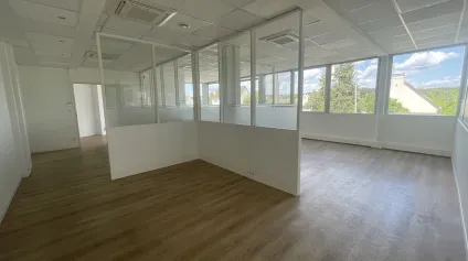 164 m2 de Bureaux à louer - Chaumontel proche gare - Offre immobilière - Arthur Loyd