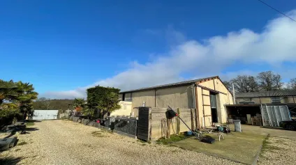 A Vendre - Local d'activité - Offre immobilière - Arthur Loyd