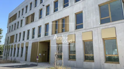 LOCATION ENTREPOT ST MARTIN LE VINOUX PROCHE TRANPORT PARKING - Offre immobilière - Arthur Loyd