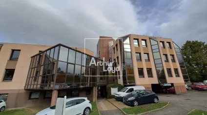 A VENDRE BUREAUX DE 629M² DIVISIBLES A MEYLAN - Offre immobilière - Arthur Loyd