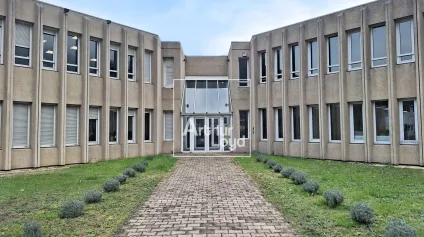 DEUX BUREAUX A LOUER VEUREY VOROIZE - 157 m² et 340 m² - Offre immobilière - Arthur Loyd