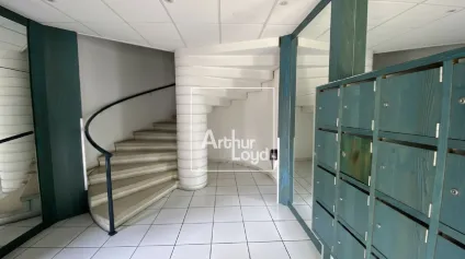 BUREAUX A VENDRE OU A LOUER MEYLAN 99M² ROYAL II AVEC PARKING - Offre immobilière - Arthur Loyd
