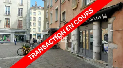 LOCAL COMMERCIAL 75 M² A LOUER GRENOBLE PLACE CLAVEYSON TERRASSE - Offre immobilière - Arthur Loyd