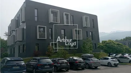 BUREAUX DE STANDING A LOUER A MEYLAN - 151 m² - Offre immobilière - Arthur Loyd