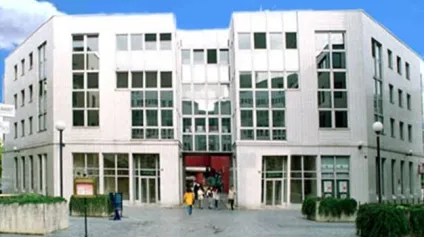 Bureaux à louer à MONTIGNY LE BRETONNEUX 78180 - Offre immobilière - Arthur Loyd