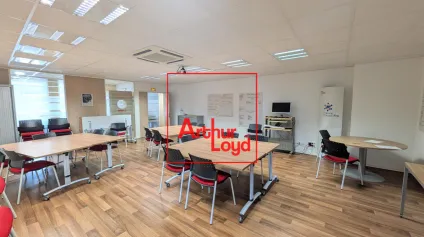 Immeuble de bureaux à vendre à Nîmes avec parking privatif au Parc Georges Besse - Offre immobilière - Arthur Loyd