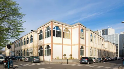 A louer, 4 MN DU BOULEVARD PERIPHERIQUE ! Local d'activité lumineux 853 m² traversant - Aubervilliers - Métro ligne 7 - Offre immobilière - Arthur Loyd