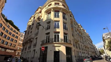 Bureaux rénovés à louer Paris bureaux indépendants et climatisation intégrale - Offre immobilière - Arthur Loyd