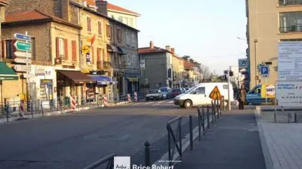 A louer - Local commercial angle de Rue - Champagne au Mont d'Or - Offre immobilière - Arthur Loyd