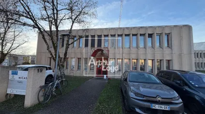 BUREAUX A LOUER - MEYLAN 138 m² - Offre immobilière - Arthur Loyd