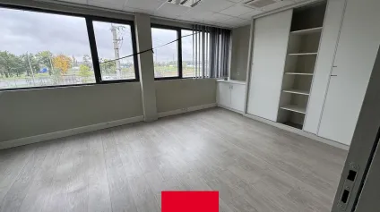 Bureaux à LOUER VILLEFRANCHE sortie d'autoroute - Offre immobilière - Arthur Loyd