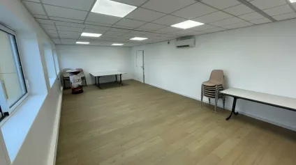 A LOUER BUREAU DE 38 m² - LES ESSARTS EN BOCAGE - Offre immobilière - Arthur Loyd