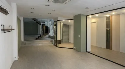 LA ROCHE-SUR-YON RUE GEORGES CLEMENCEAU  LOCAL COMMERCIAL 122M²  À LOUER - Offre immobilière - Arthur Loyd