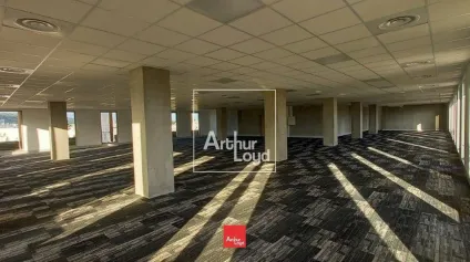 BUREAUX NEUFS A LOUER 432M² A ECHIROLLES AVEC PARKINGS - Offre immobilière - Arthur Loyd