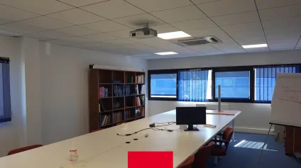 Bureaux à vendre à investisseur proche du Campus de Villefranche (69400) - Offre immobilière - Arthur Loyd