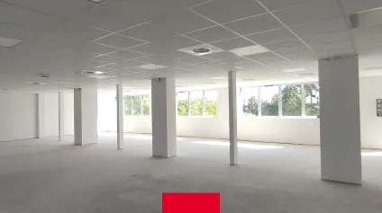 Bureaux lumineux neufs à louer à Villefranche sur Saône, accès PMR, visibilité autoroute. - Offre immobilière - Arthur Loyd