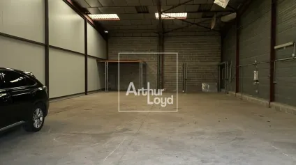 MOISSY CRAMAYEL LOCAL A VENDRE - Offre immobilière - Arthur Loyd