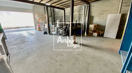 Local d'activité à louer à Montpellier porte sectionnelle accès optimal - Offre immobilière - Arthur Loyd