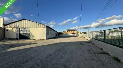 EMPLACEMENT NUMÉRO 1 : LOCAL COMMERCIAL / NDUSTRIEL À VENDRE - GRAVESON - Offre immobilière - Arthur Loyd