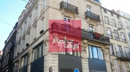 LOCAL COMMERCIAL CLERMONT CENTRE VILLE 149 M² A LOUER - Offre immobilière - Arthur Loyd