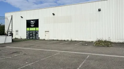 LOCAL D'ACTIVITE - ENTREPOT à VENDRE de 1250 m² - Offre immobilière - Arthur Loyd
