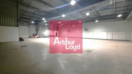 CLERMONT-FERRAND ZONE DES GRAVANCHES A LOUER LOCAL ACTIVITE 1440 M² - 2 QUAIS - Offre immobilière - Arthur Loyd