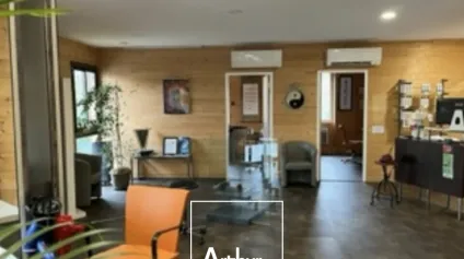 Local professionnel / bureaux à louer  Brive-la-Gaillarde, 1er étage avec ascenseur PMR - Offre immobilière - Arthur Loyd