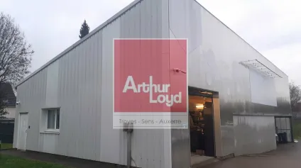 Emplacement Premium en entrée de Rocade! Bureaux et stockage - Offre immobilière - Arthur Loyd